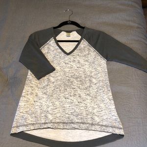 Grey 3/4 sleeve tee shirt